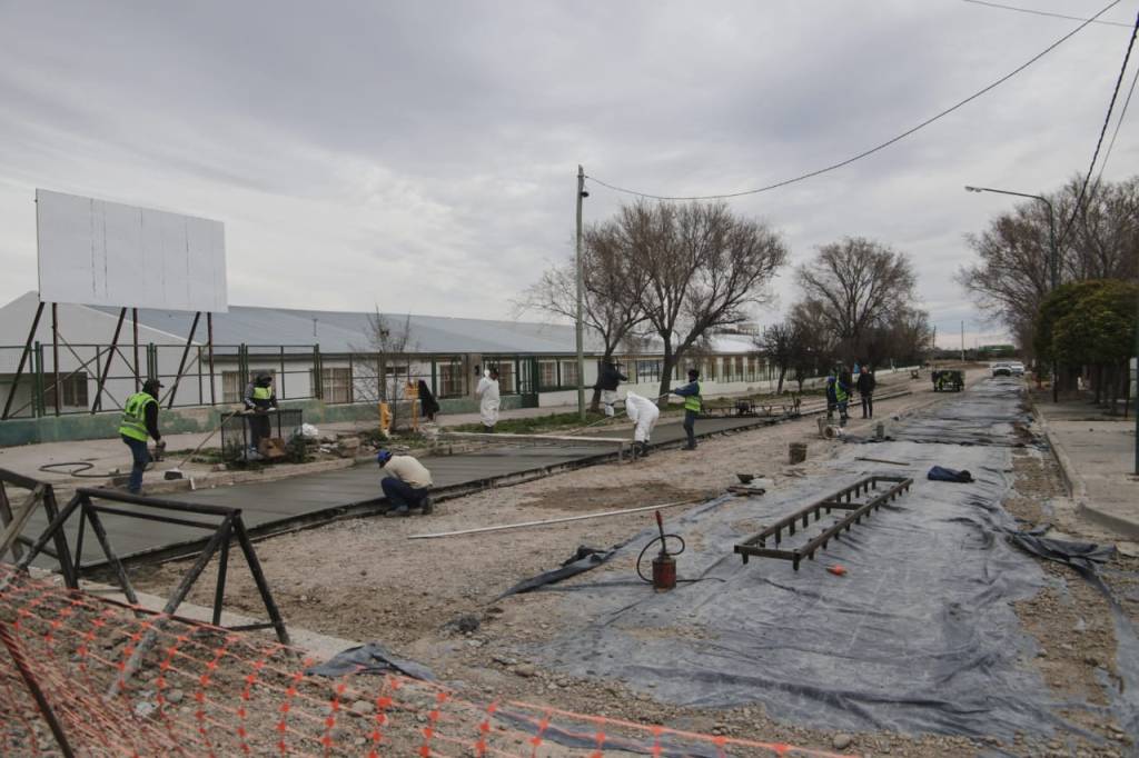 50% de avance en la obra de acceso a la Escuela n° 185 de&nbsp;Rawson