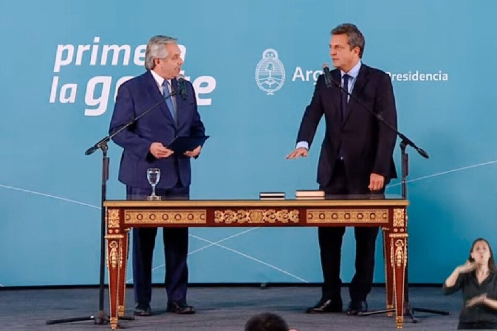 Massa tendrá 76 competencias y el Jefe de gabinete&nbsp;35