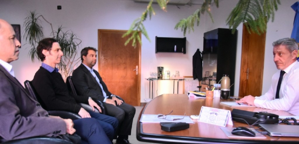 Arcioni se reunió con miembros del Directorio del Banco del&nbsp;Chubut