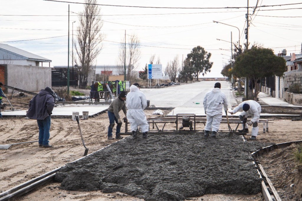 Avanza la obra de pavimento en el Barrio 3 de&nbsp;Abril
