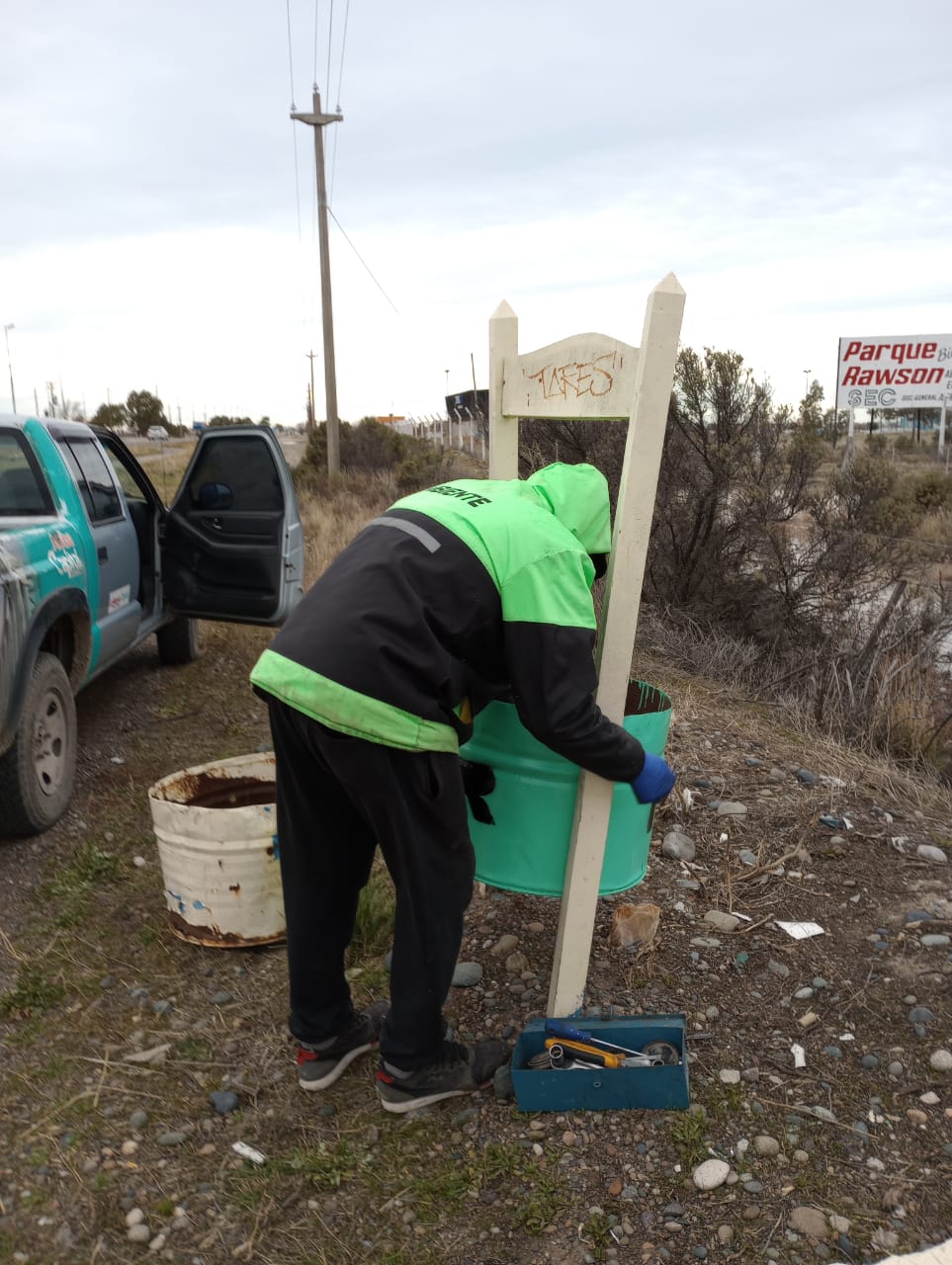 Mantenimiento y reemplazo de cestos de residuos en la doble&nbsp;trocha