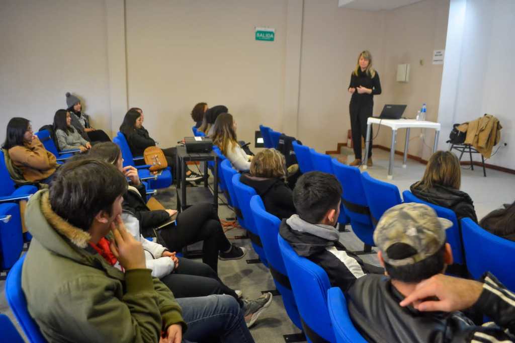 Personal de Turismo se capacitó para optimizar la atención a residentes locales y&nbsp;visitantes