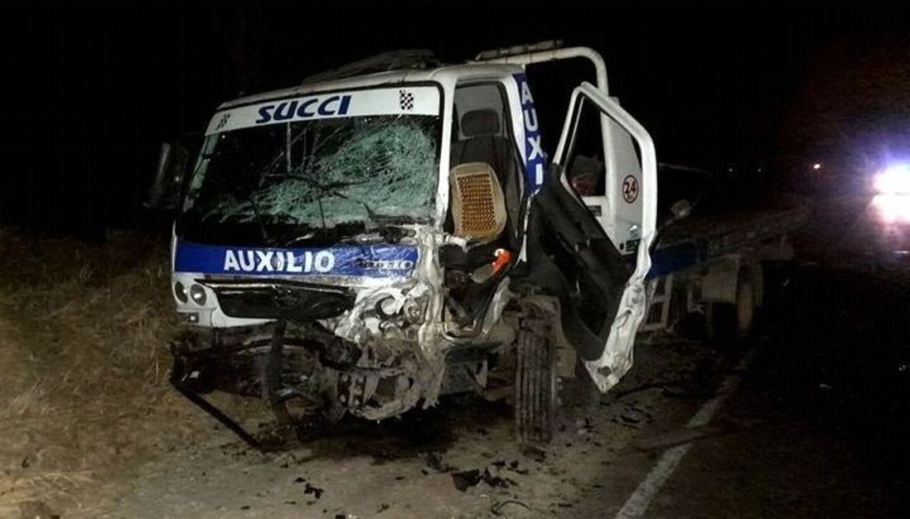 Tragedia: una pareja murió al chocar de frente contra una&nbsp;grúa
