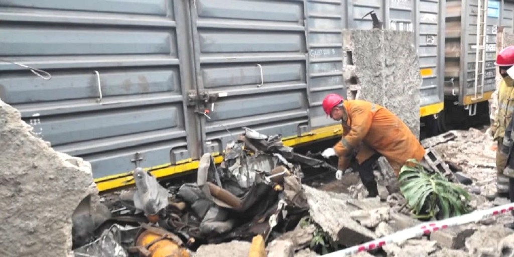 Un tren arrolló a un auto, lo destruyó por completo y mató a sus tres&nbsp;ocupantes