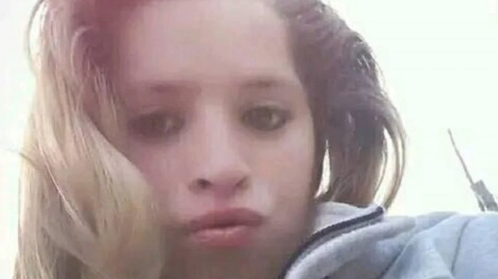 Encontraron asesinada a una chica y la familia culpa a la pareja: «Él la&nbsp;prostituía»