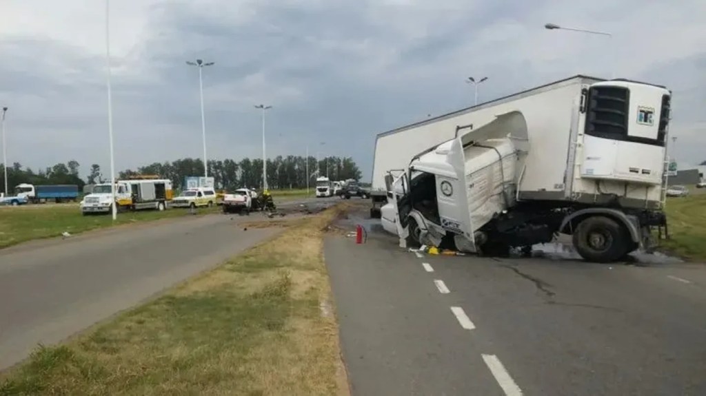 Tragedia: un joven de 23 años murió carbonizado tras chocar de frente contra un&nbsp;camión