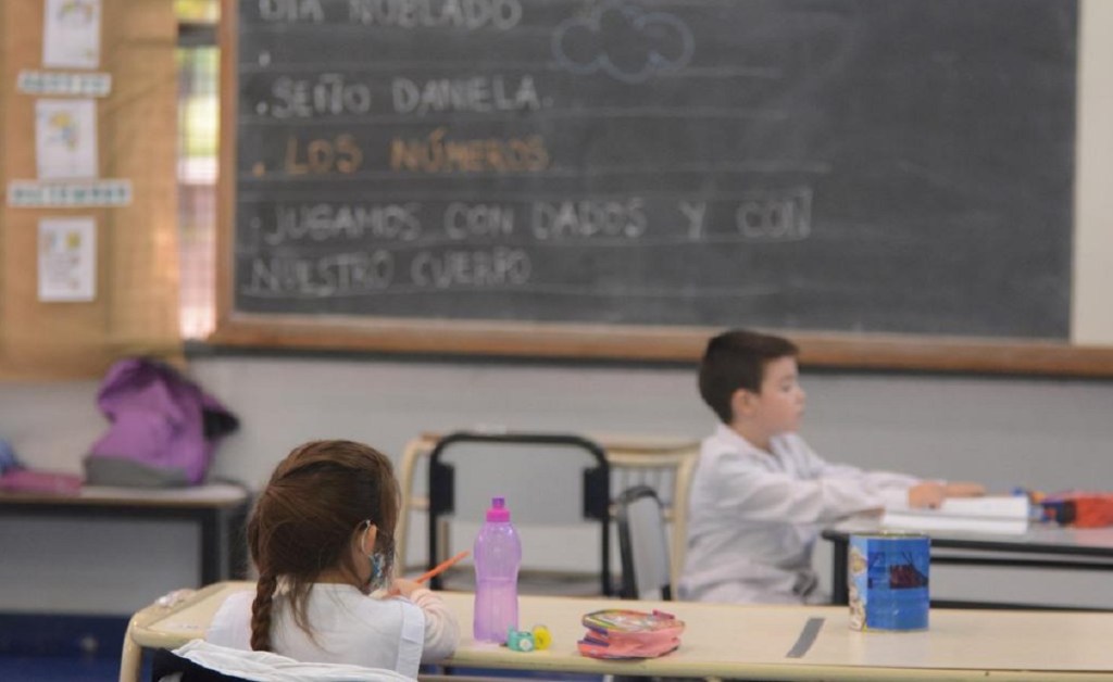 «Una hora más de clases representan 38 días más de escolaridad al&nbsp;año»