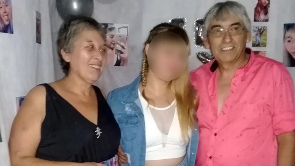 Mató a puñaladas a su esposa y luego murió al chocar su auto contra un&nbsp;camión