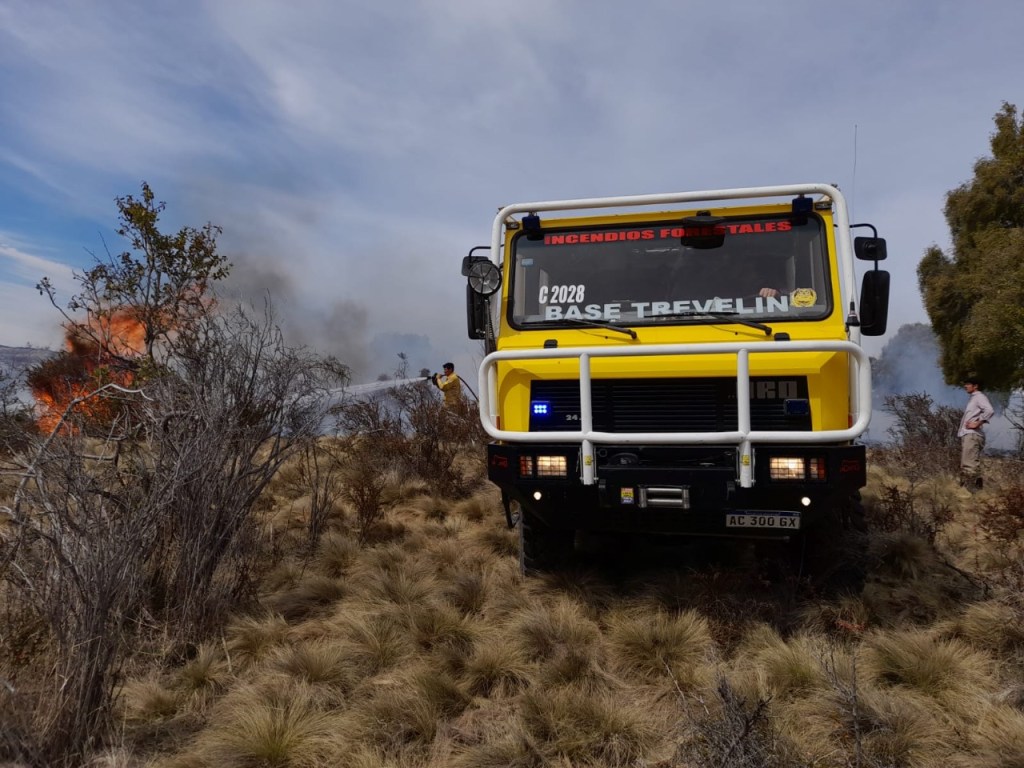 Brigadistas lograron controlar focos de incendios en la&nbsp;cordillera
