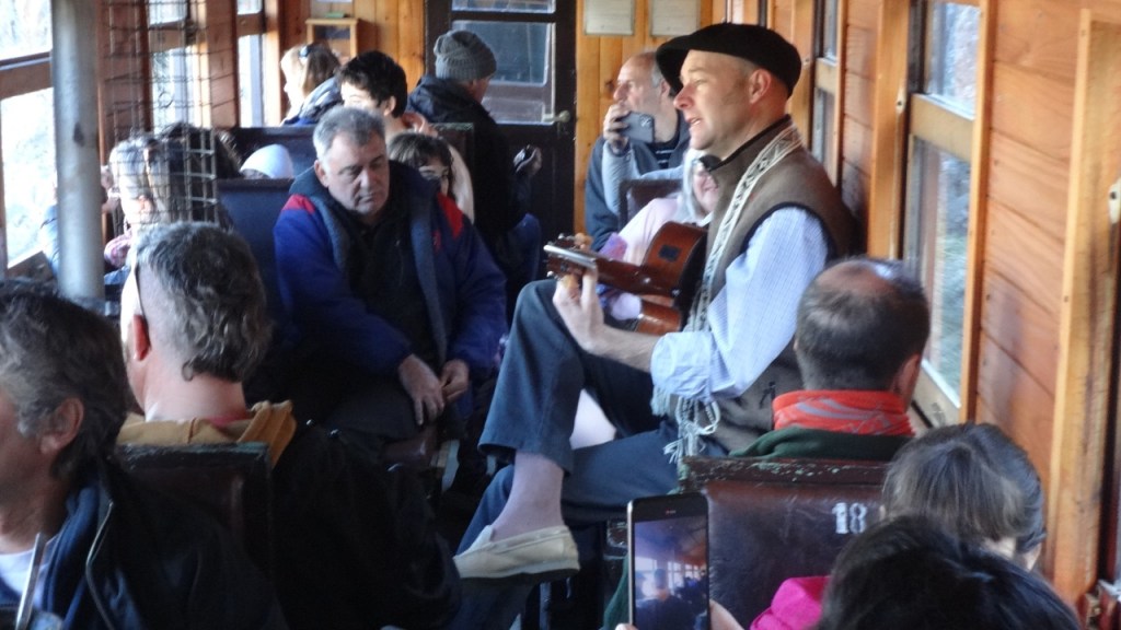 “La Trochita” fue escenario del Encuentro de Trovadores&nbsp;Patagónicos