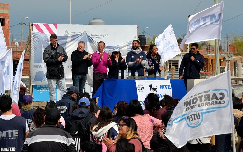 Inauguraron 266 de conexiones de luz y agua en&nbsp;Trelew