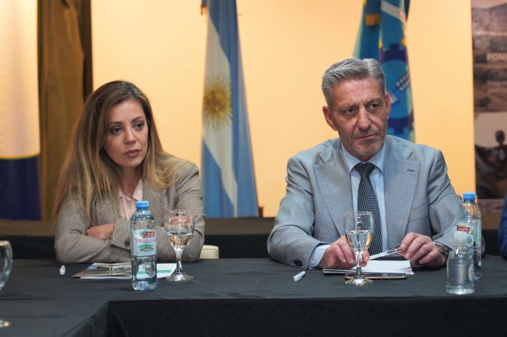 Arcioni se reunió con la secretaria de Energía de la Nación, empresas petroleras y&nbsp;gremios