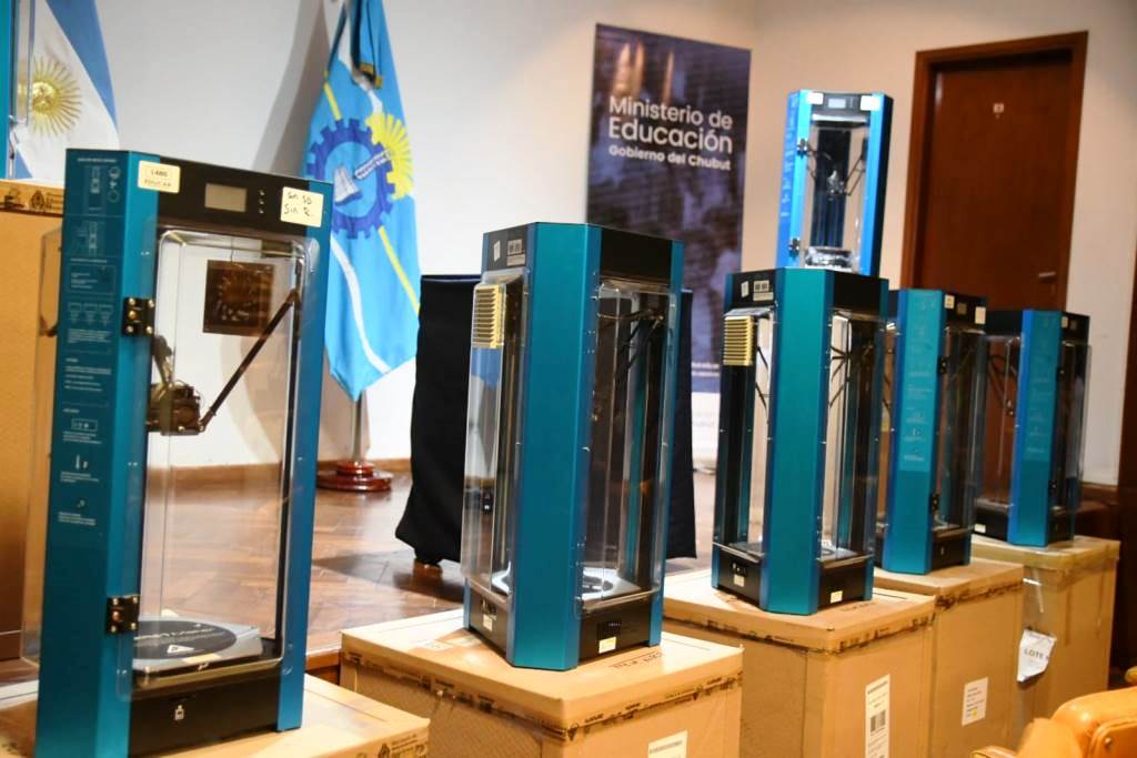 El Gobierno del Chubut entregó impresoras 3D a 10&nbsp;escuelas