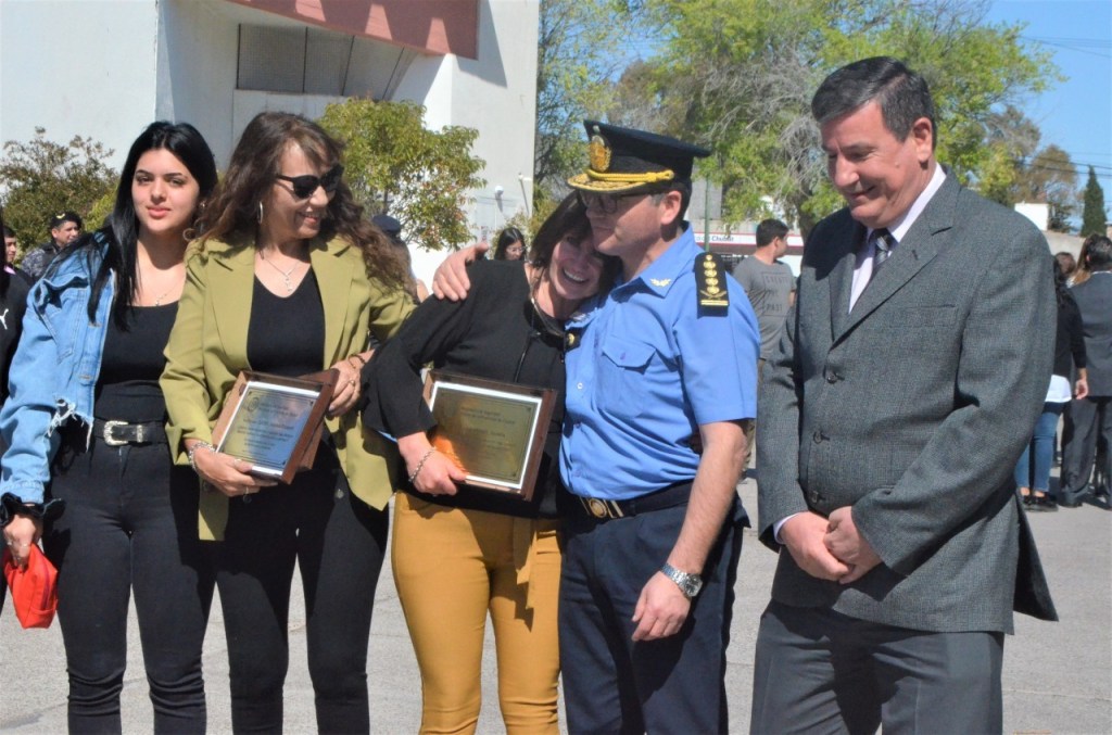 La Policía del Chubut reconoció a efectivos que pasaron a retiro luego de 30 años de&nbsp;servicio