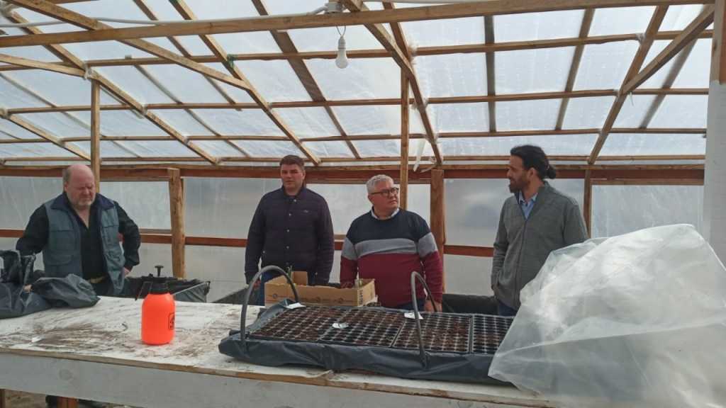 El Gobierno acompaña a Río Mayo en la producción de alimentos&nbsp;frescos