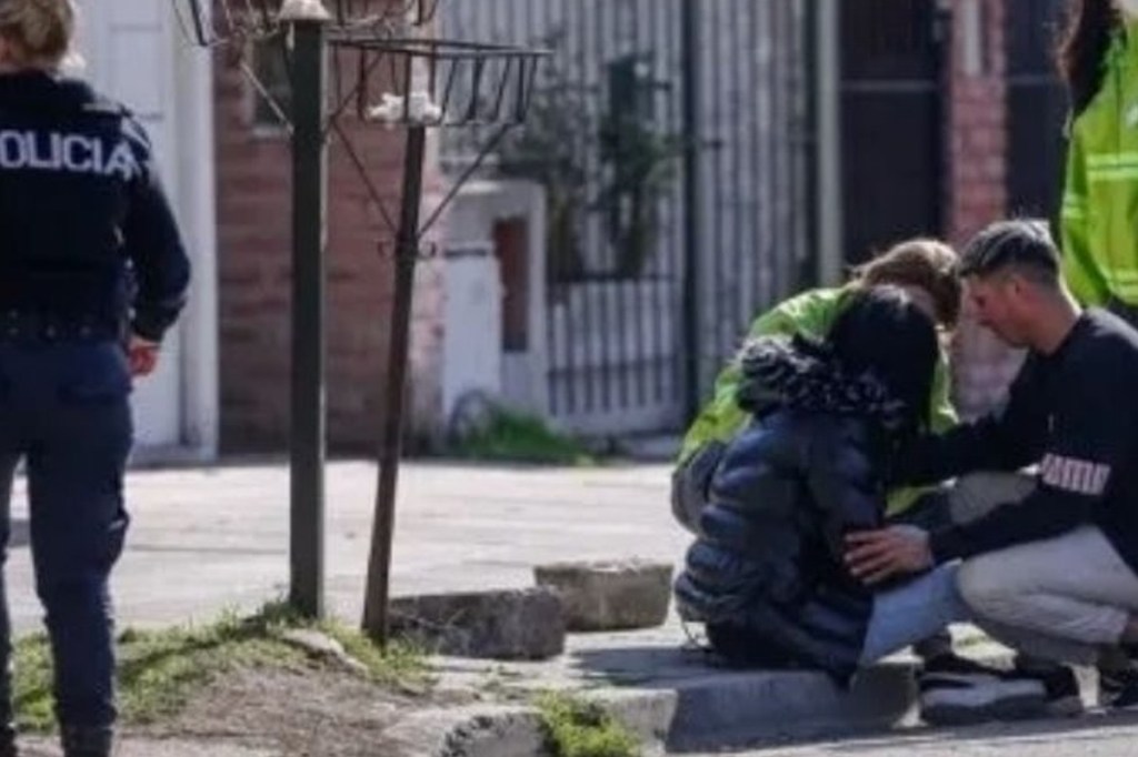 Tiene 18 años y asesinó a puñaladas a su mamá y su&nbsp;abuelo
