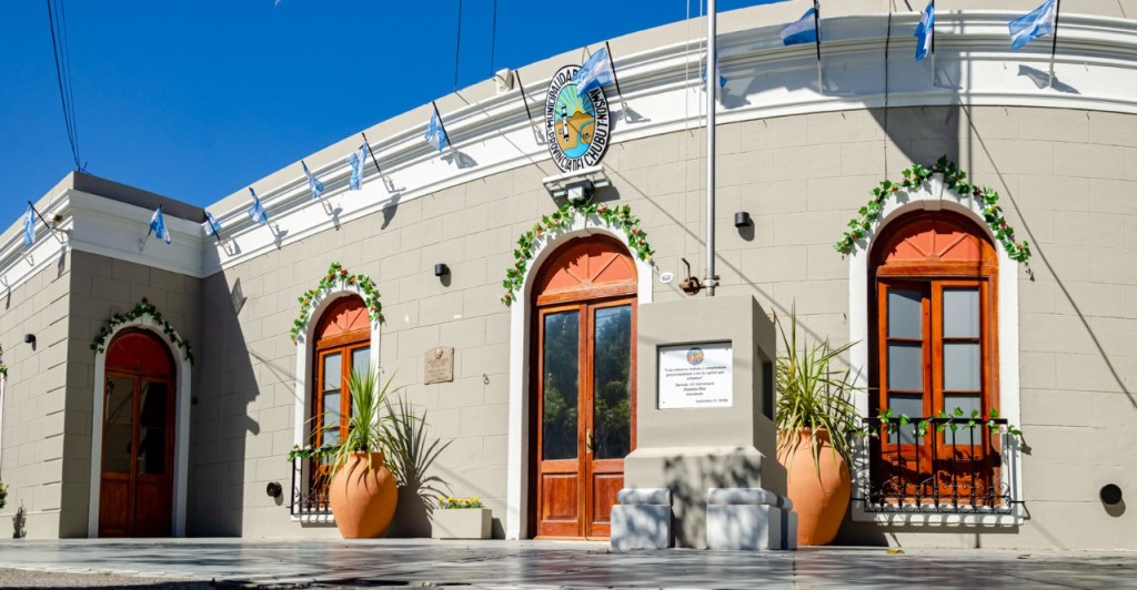 Cámara de Apelaciones Trelew, fallo a favor del Municipio, Cooperativa Eléctrica Rawson, aumento tarifario suspendido, medida cautelar, Adela Juárez Aldazabal, Guillermo Walter, Aldo De Cunto, Sergio Lucero, defensa vecinos Rawson, crisis económica, tarifas eléctricas, Resolución 2911/2024, Municipio de Rawson, protección económica, justicia