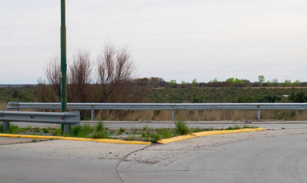 Reemplazan guard rails en Rawson para mejorar la seguridad&nbsp;vial