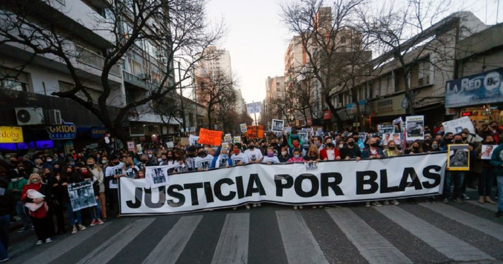 Comienza el juicio a 13 policías por el crimen de un&nbsp;adolescente