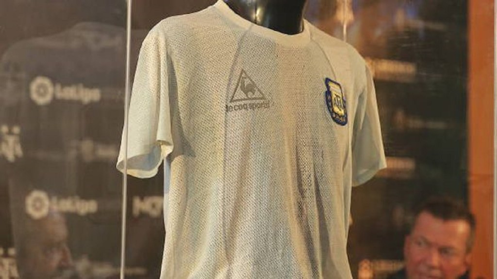 La camiseta que Diego Maradona usó en la final de México ’86 regresó al&nbsp;país