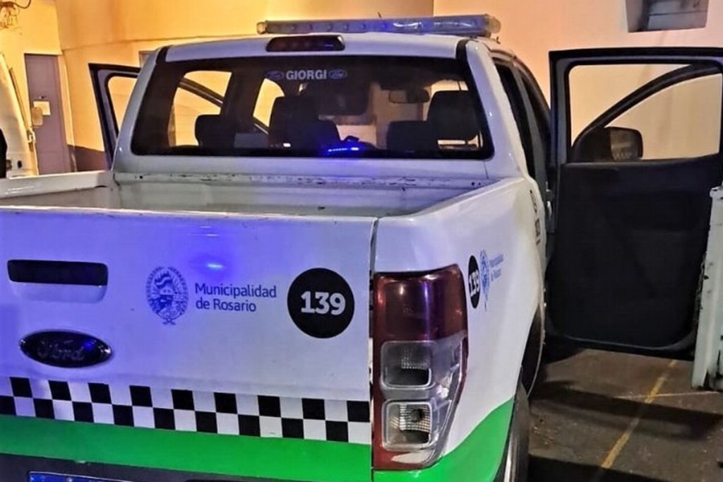Empleado municipal intentó atropellar a su exmujer y sus hijos con una camioneta&nbsp;oficial