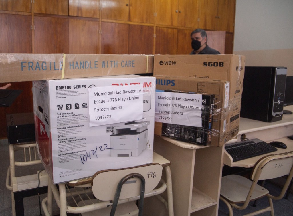 Biss entregó nuevo equipamiento para la Escuela n° 776 de Playa&nbsp;Unión