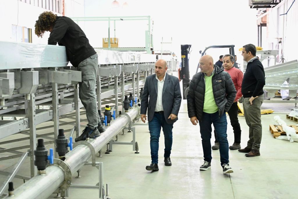 SASTRE VISITÓ LA NUEVA MAQUINARIA EN LA COOPERATIVA DE PRODUCTOS INTEGRADOS EN&nbsp;GAIMAN