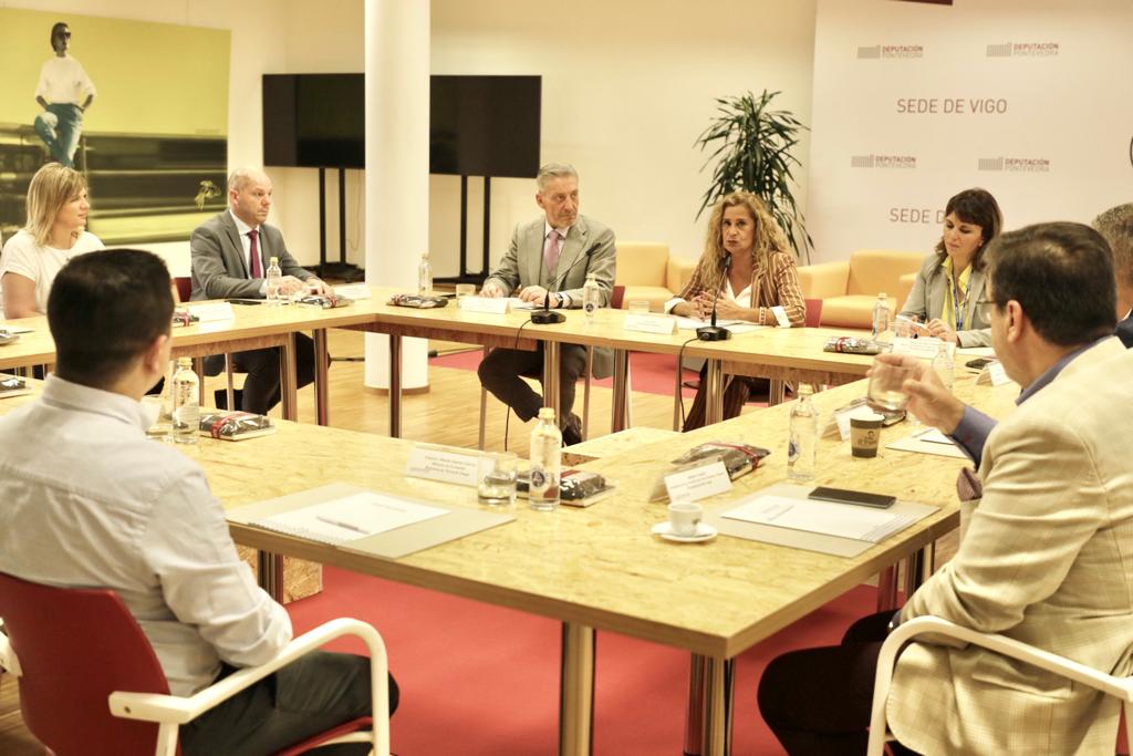 Arcioni se reunió con la presidenta de la Diputación de&nbsp;Pontevedra