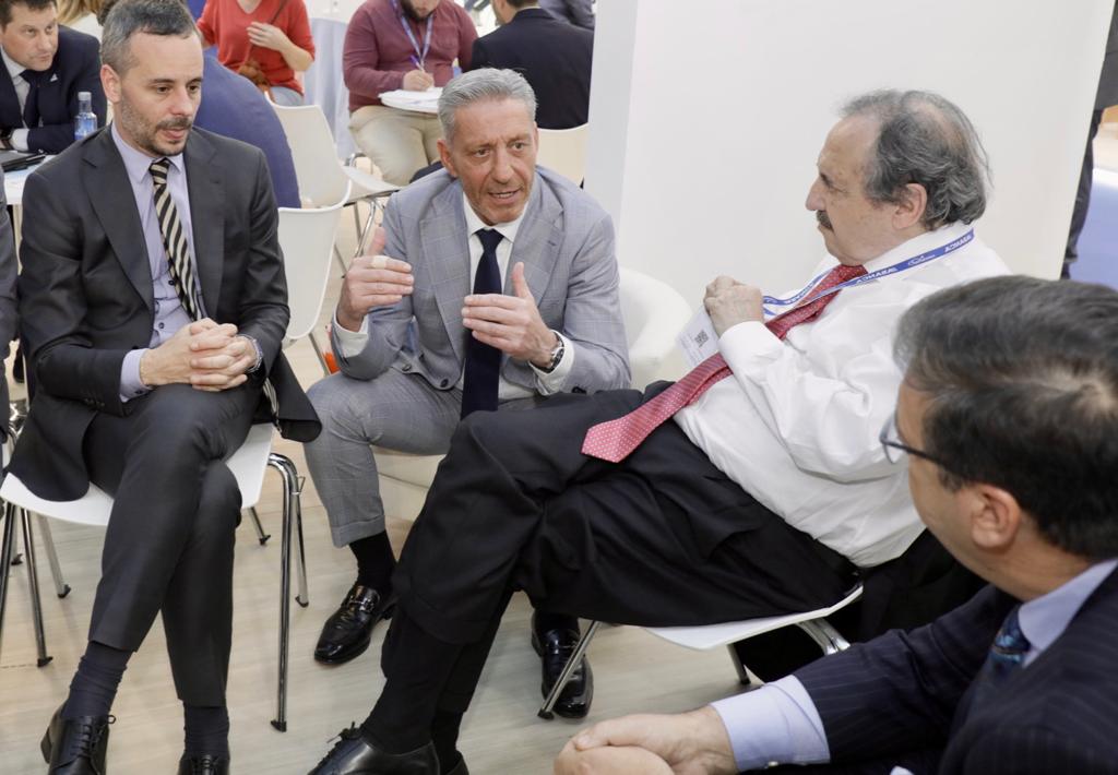 Arcioni se reunió con Alfonsín en&nbsp;España
