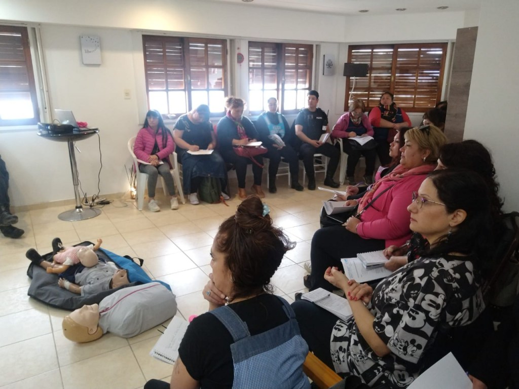 Instituciones Sociales y Policía Comunitaria se capacitó en Primeros Auxilios y&nbsp;RCP