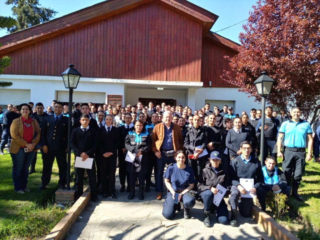 Capacitaciones para fortalecer la calidad de la vida laboral de&nbsp;policias