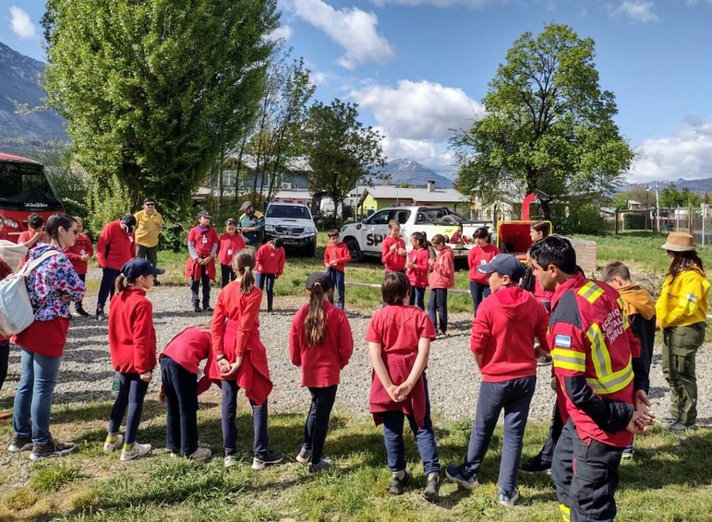 Jornadas de prevención de incendios forestales en escuelas de la Comarca&nbsp;Andina