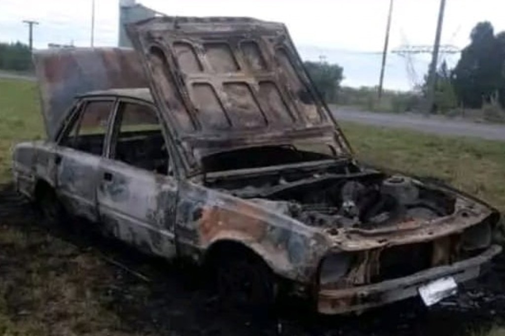 Mataron a puñaladas a un remisero y quemaron el auto con el cadáver&nbsp;adentro