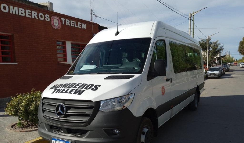 Los Bomberos Voluntarios de Trelew cuentan con una nueva unidad de&nbsp;traslado