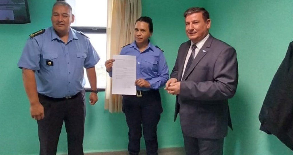 El Gobierno reconoció a la mujer policía que le salvó la vida a un&nbsp;niño