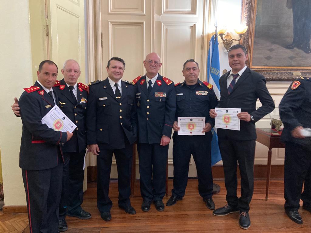 BOMBERO DE LAGO PUELO PARTICIPÓ DE IMPORTANTE&nbsp;CAPACITACIÓN