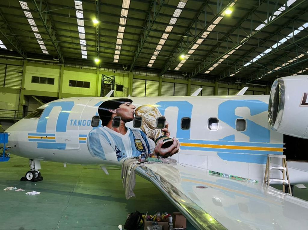 Se inauguró el Maradona Fan Fest en Qatar, con el avión Tango&nbsp;D10S