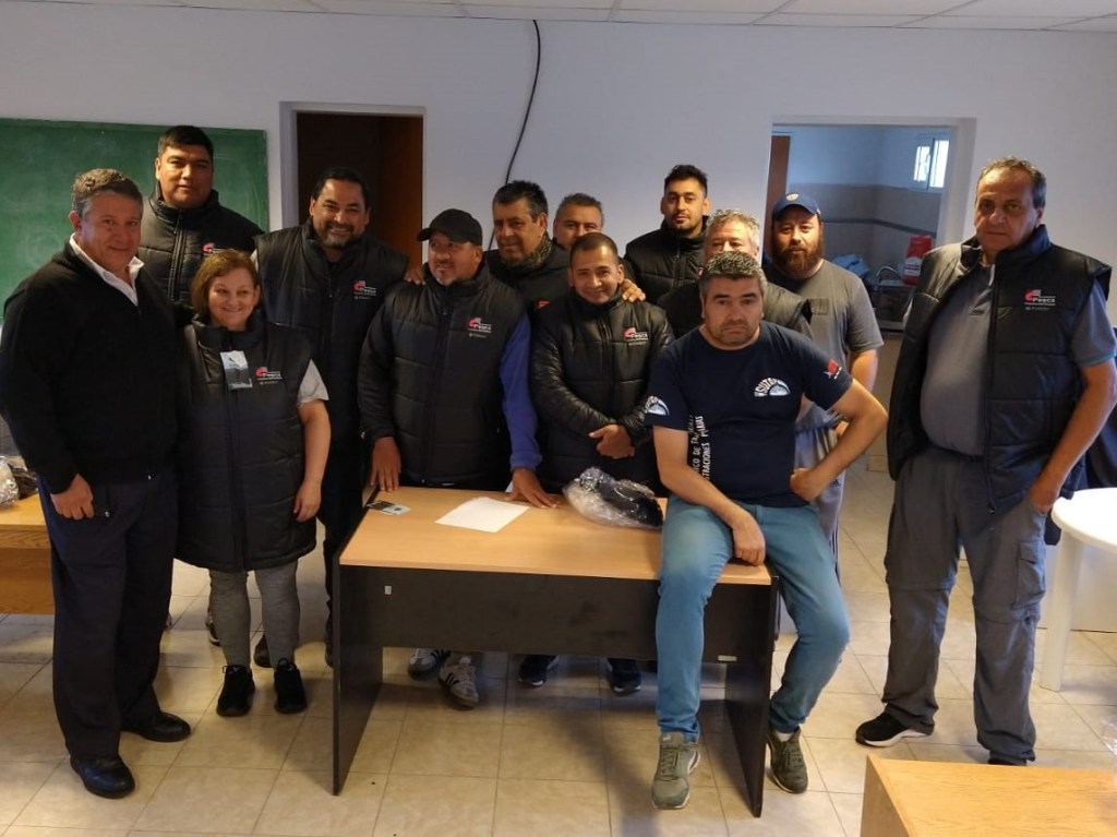 Provincia entregó indumentaria a inspectores que cumplen tareas en los puertos de&nbsp;Chubut