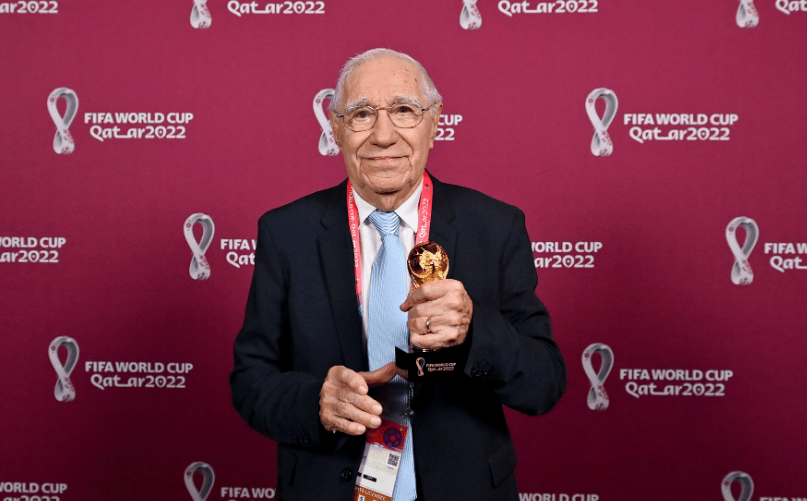 La FIFA distingue a Macaya&nbsp;Márquez