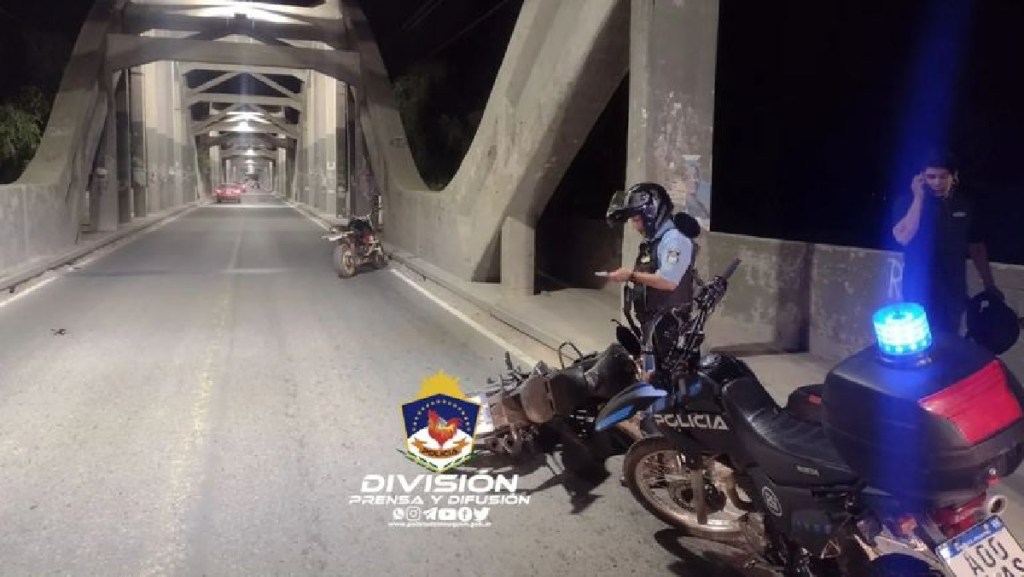 Ladrón se tiró al río, nadó 500 metros y escapó de la&nbsp;Policía