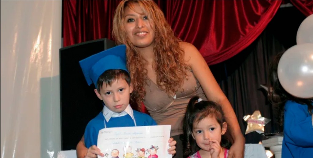 Mató a su esposa embarazada y a sus dos hijos a martillazos y simuló un robo, pero algo lo&nbsp;delató