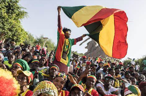 Los hinchas de Senegal coparon las calles de Dakar tras el paso a octavos en el&nbsp;Mundial