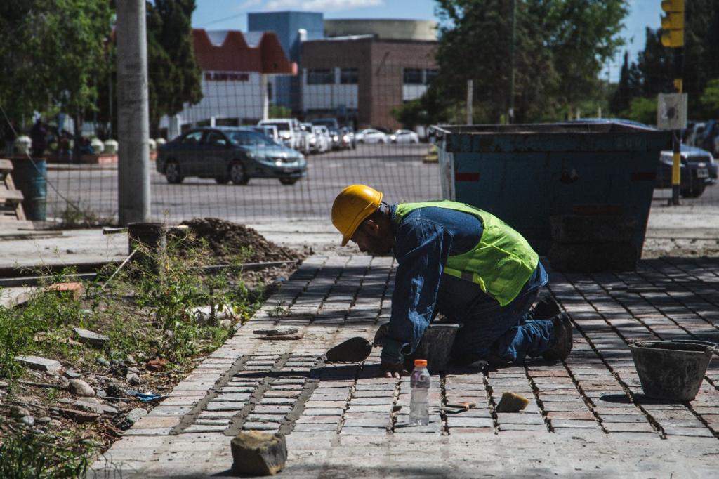 La plaza central de Rawson tiene un avance del&nbsp;70%
