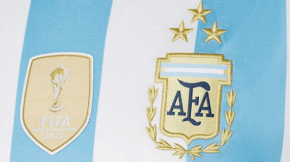 En pocas horas se agotó la camiseta con las tres&nbsp;estrellas