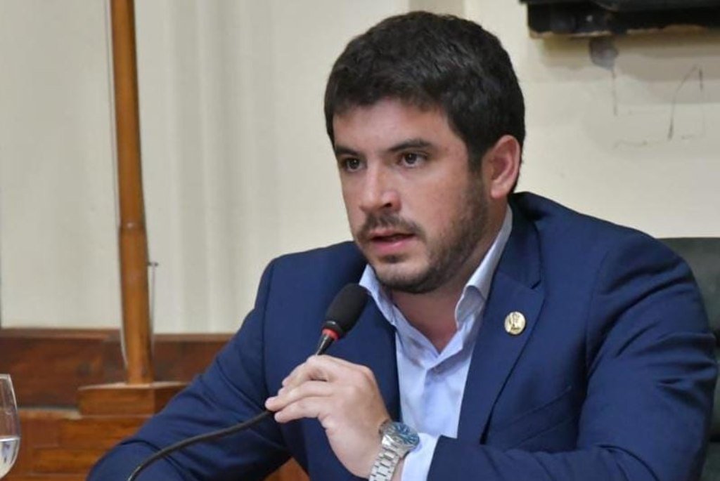 Prohibió la venta de alcohol y dio positivo de&nbsp;alcoholemia