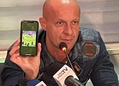 El árbitro de la final de Qatar 2022 le contestó a los&nbsp;franceses