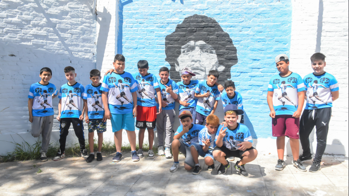 Estudiantes de primaria reflexionan sobre la vida&nbsp;Maradona