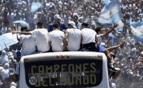Los jugadores de la Selección agradecieron a los hinchas tras los&nbsp;festejos