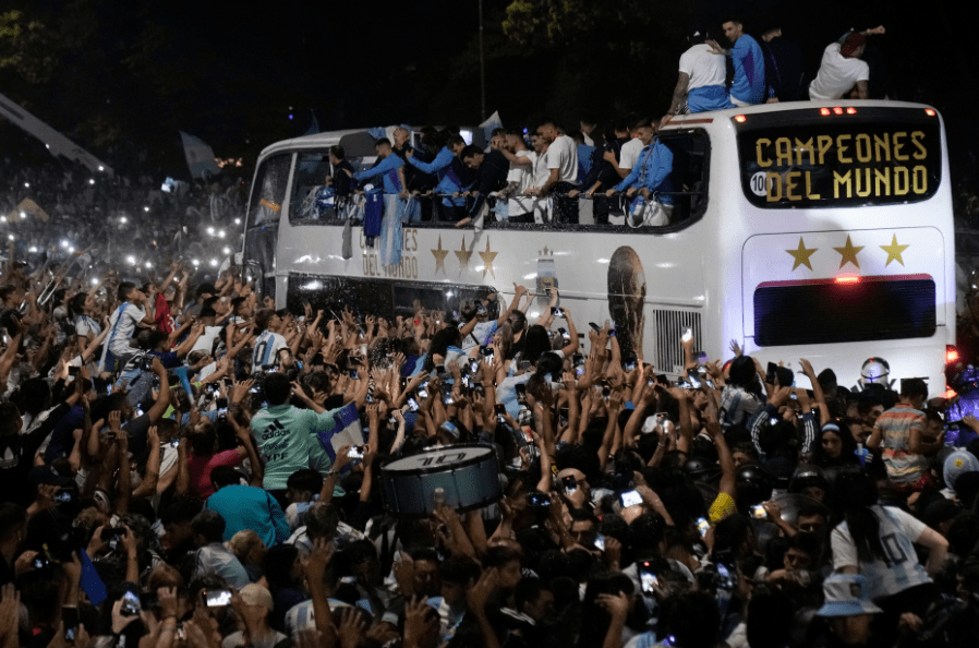 La caravana de la Selección se extendería entre 7 y 8&nbsp;horas