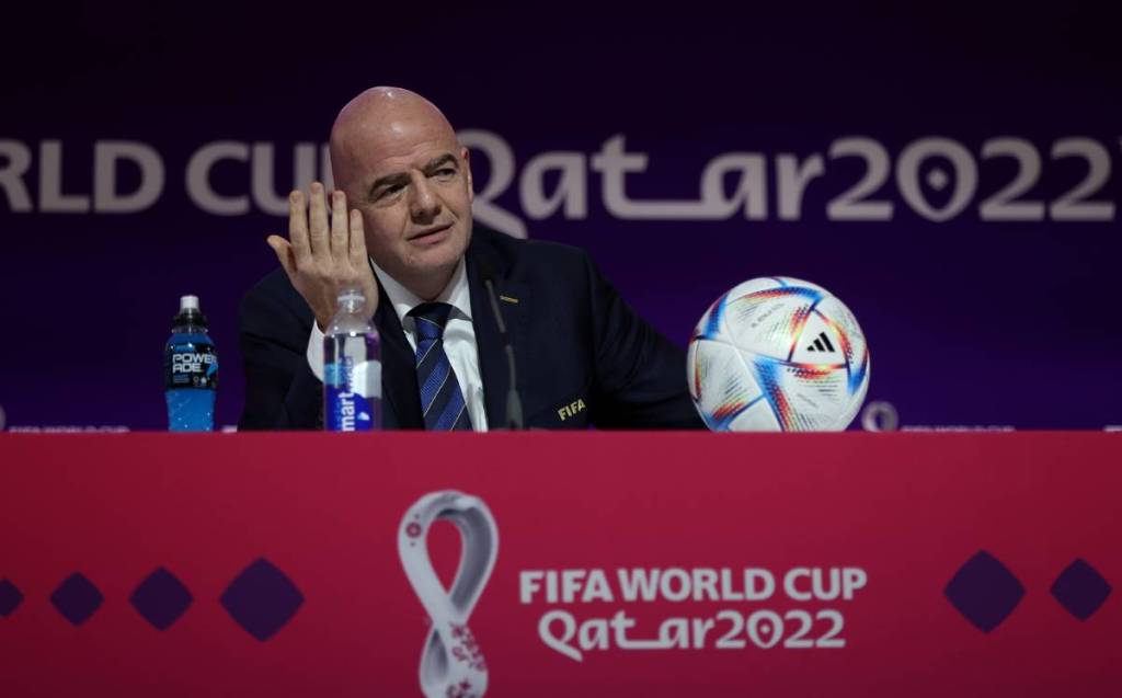 Gianni Infantino, FIFA, Santa Rosa de Purmamarca, Jujuy, fútbol argentino, Cerro de los Siete Colores, estadio, Liga Quebradeña, documental Greenland, pasión futbolera, fútbol regional, Argentina, campo de juego, redes sociales, Purmamarca, reconocimiento